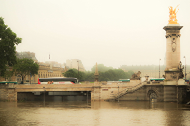 Inondations Pont Alexandre III à Paris Crue de la Seine juin 2016